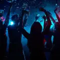 Jak działa Silent Disco? Technologia, nadajniki i słuchawki – wyjaśniamy